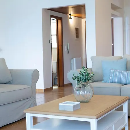 Arokaria House * Nikiana